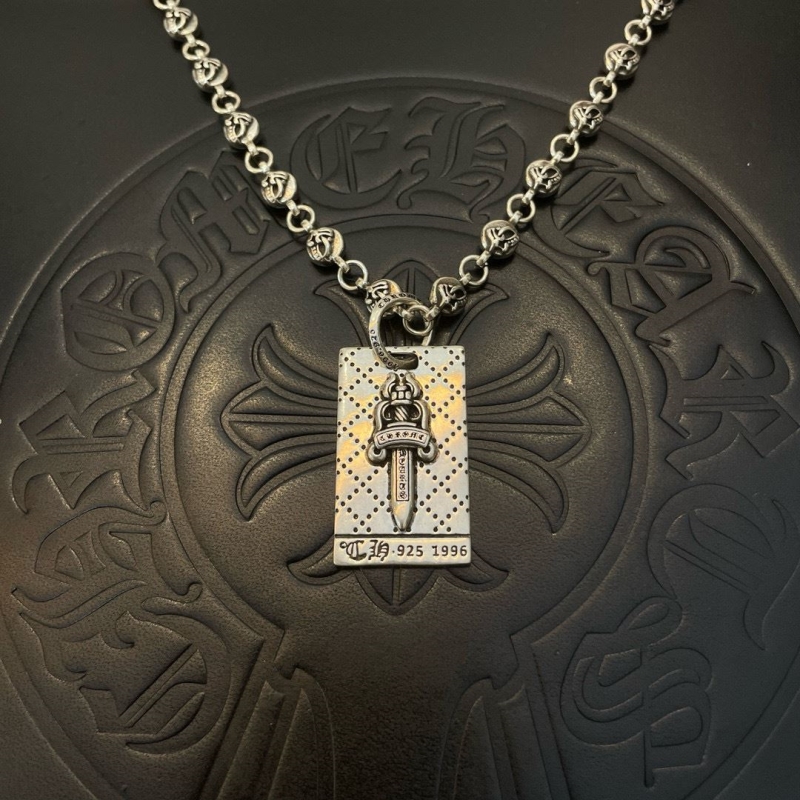 Ch*0me He**ts necklaces